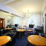 Opera Maintenon 2*